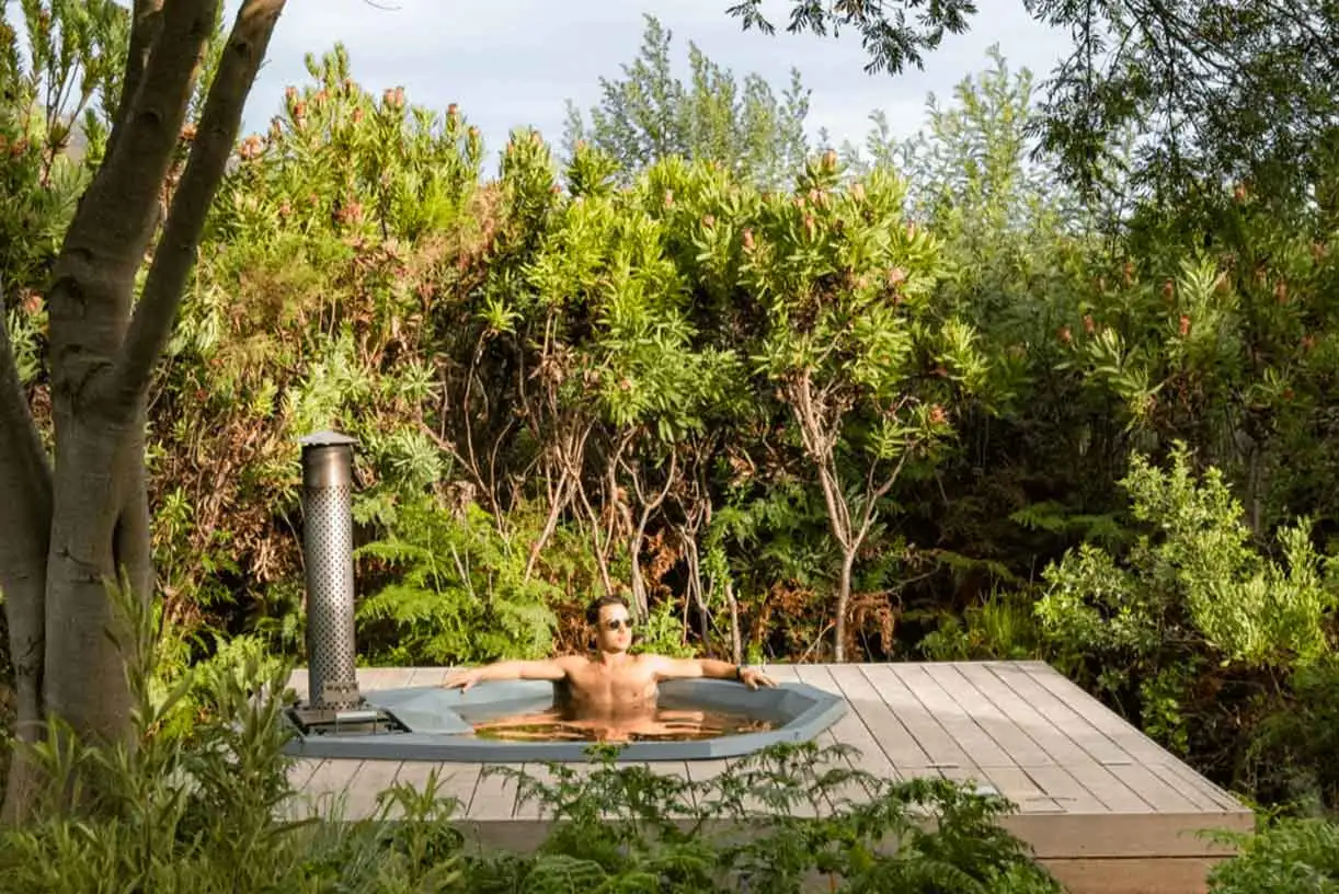Accommodation with wood fired hot tub in Western Cape
